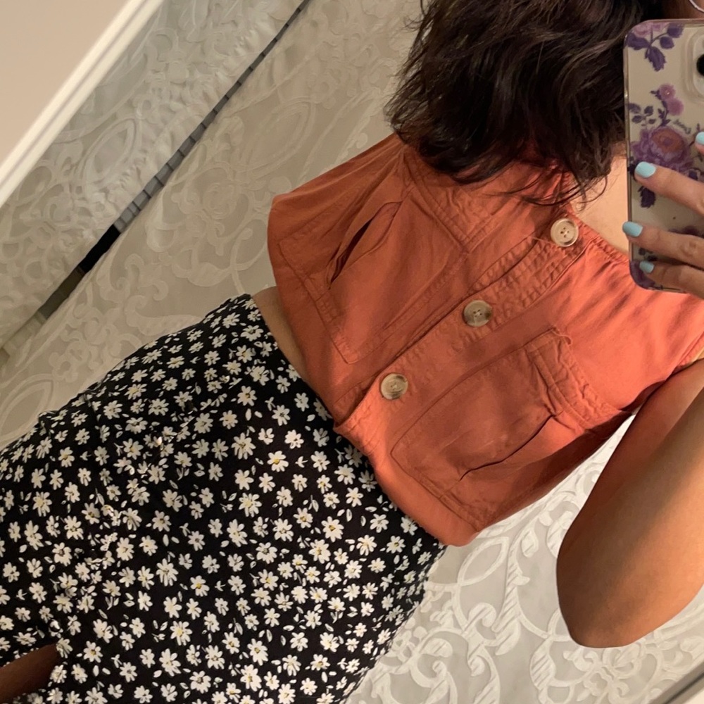 Button down sleeveless top in coral